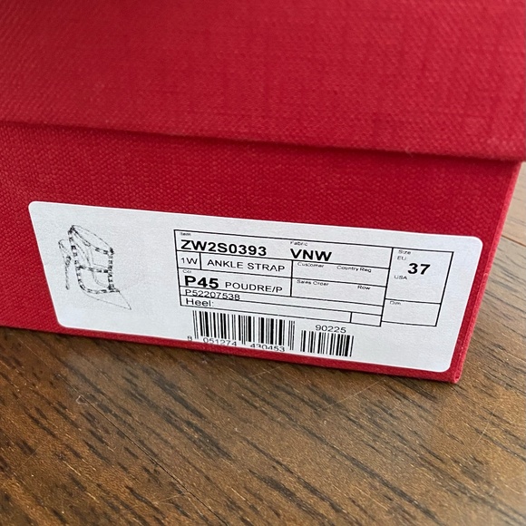 Valentino Rockstud Pumps (Never Been Worn) - Picture 4 of 5